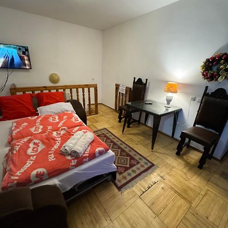 Lika'S Hause Apartamento Tbilisi Exterior foto