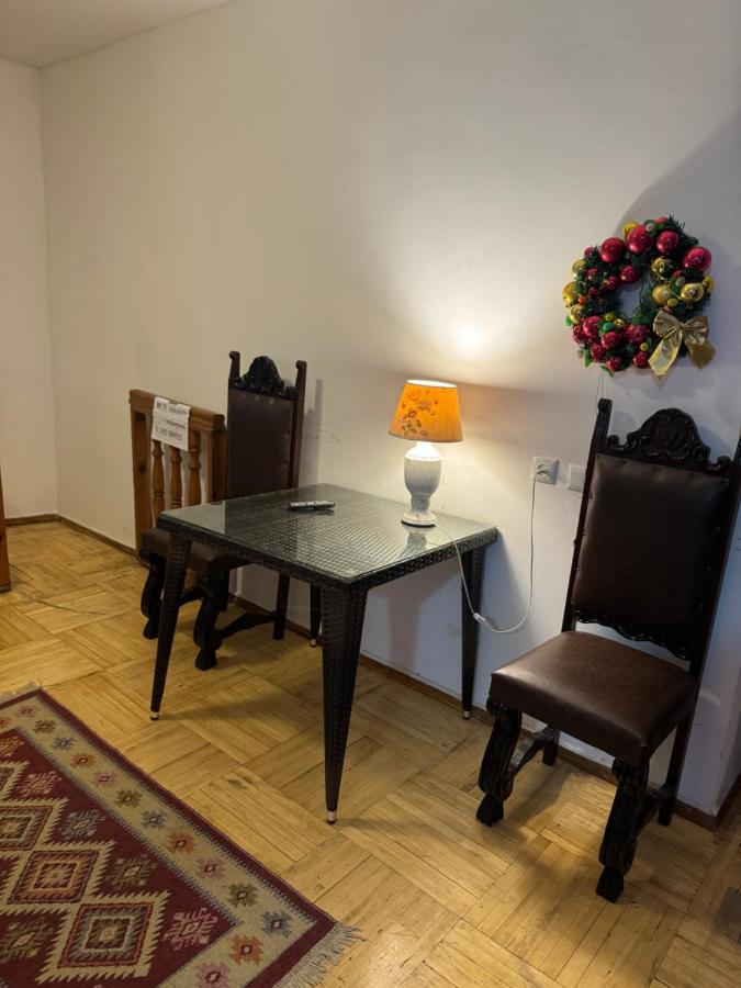 Lika'S Hause Apartamento Tbilisi Exterior foto